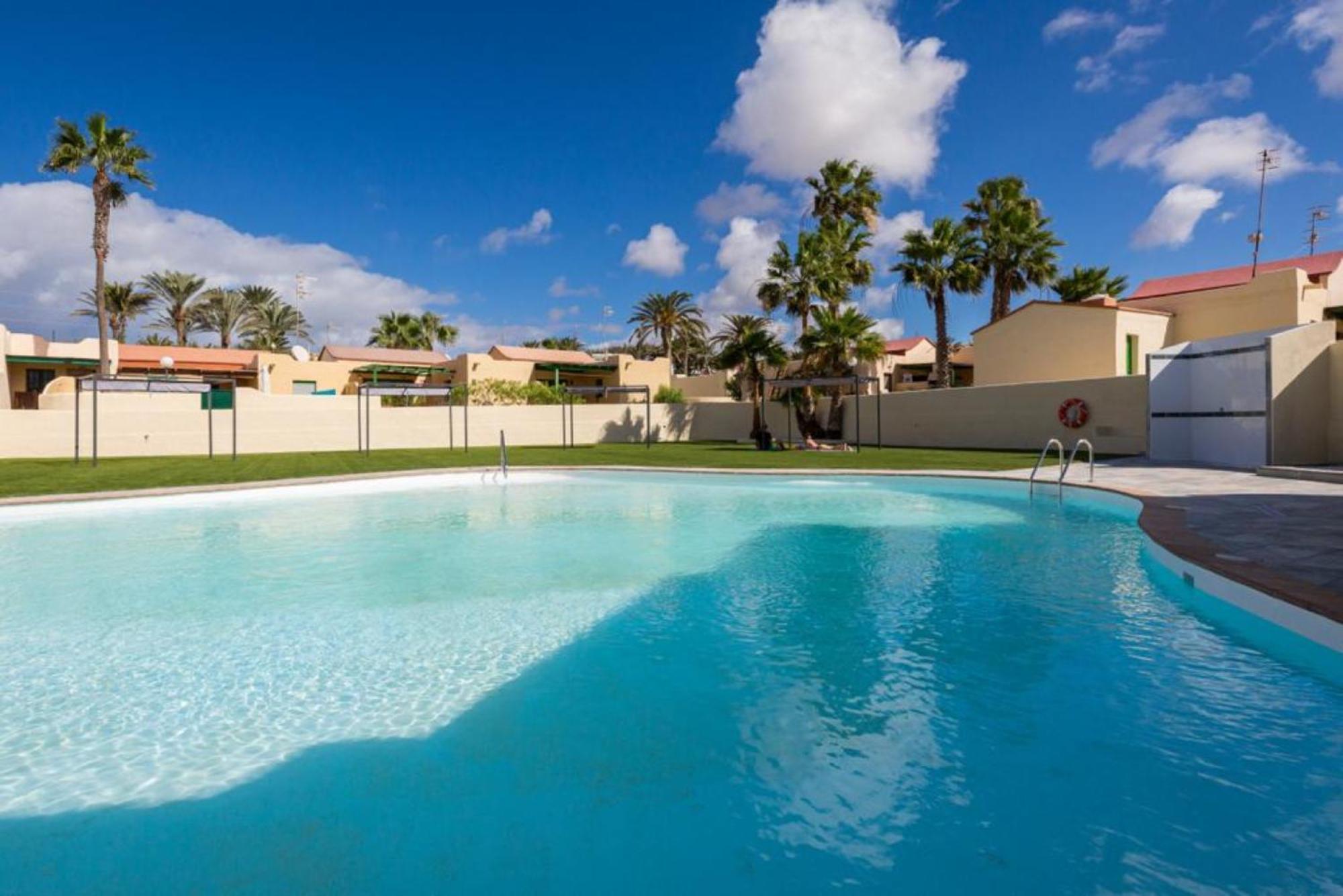 8145B - Bonito Bungalow Коста-Кальма Екстер'єр фото